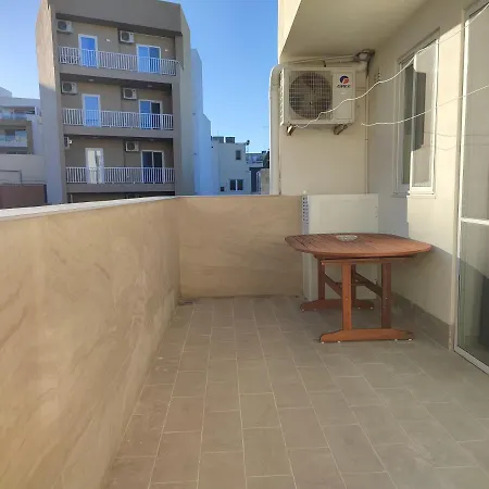 One Bed With Terrace Apartmán